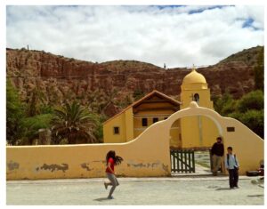 la niña de tacones amarillos 001